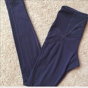 Lululemon Leggings • Size 6 • Deep Purple